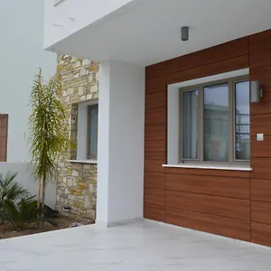 https://palm-tree-villas-livadhia.larnacahotels.org